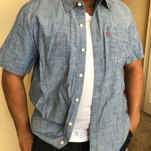 Levi’s Short Sleeve Button Down XXL